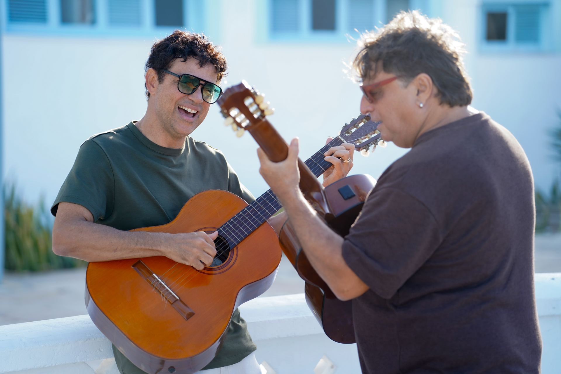 Paulo Façanha e Jorge Vercillo na gravação do clipe de Nosso Timing